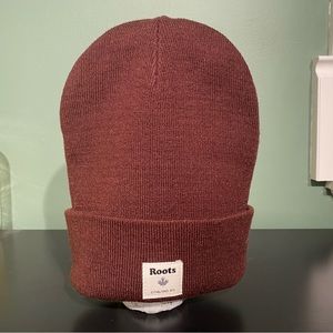 Roots rust/red beanie